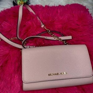 Michael Kors’ LG Phone Crossbody. <3